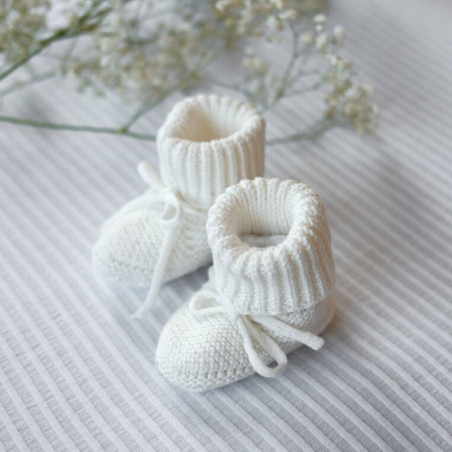 BUCIKI NIECHODKI DZIERGANE BAWEŁNIANE 0-6 m Białe Cloud Dancer