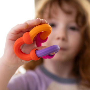 PÓŁOKRĄGŁE KLOCKI innowacyjne przyssawki 20 el. Plip Links Fat Brain Toy 3+