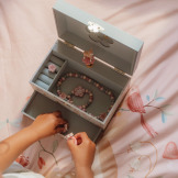 SARENKA szkatułka na biżuterię z pozytywką Little Dutch