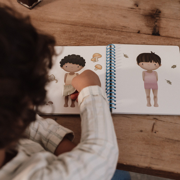 JIM&FRIENDS książeczka z naklejkami ubieranka Forest Friends