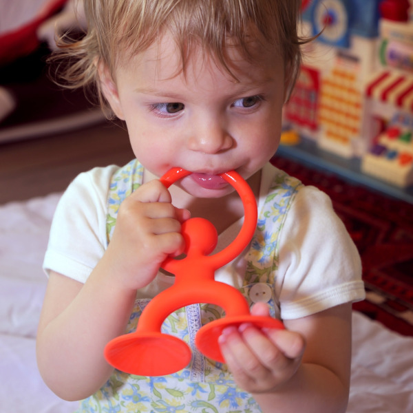 NOOGI silikonowa zabawka kreatywna gryzak Red Moluk 0+