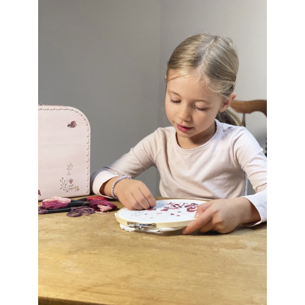 Zestaw do haftowania z tamborkiem Egmont Toys 7+