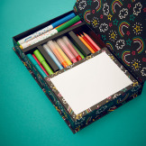 Zestaw przyborów do kolorowania kredki flamastry Coloring box 42 el. COLO Janod 3+