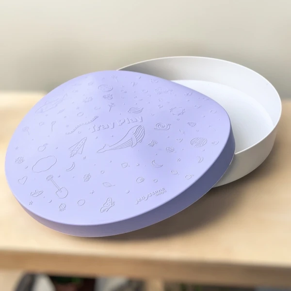 TACKA SENSORYCZNA Play Tray 2w1 Lilac – pojemnik do zabaw sensorycznych Jellystone fioletowy