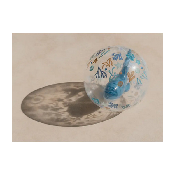 NIEBIESKA PIŁKA PLAŻOWA 3D BLue Ocean Dreams 35 cm Little Dutch 2+