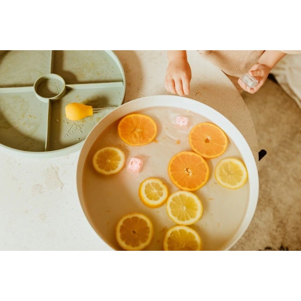 TACKA SENSORYCZNA Play Tray 2w1 Sage – pojemnik do zabaw sensorycznych Jellystone zielony