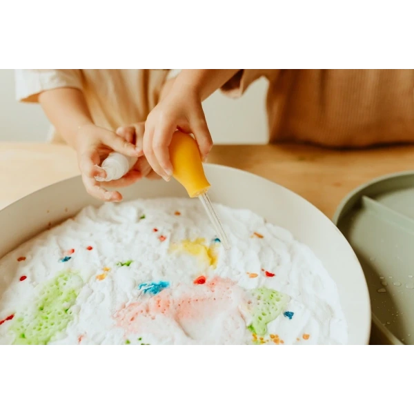 TACKA SENSORYCZNA Play Tray 2w1 Sage – pojemnik do zabaw sensorycznych Jellystone zielony