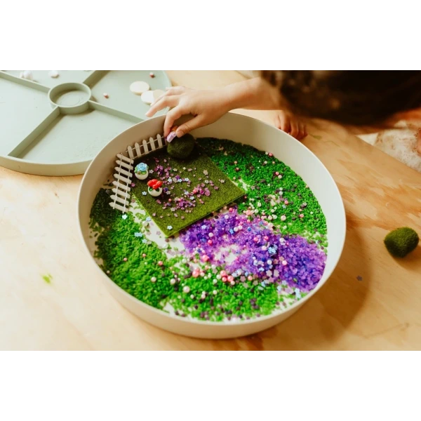 TACKA SENSORYCZNA Play Tray 2w1 Sage – pojemnik do zabaw sensorycznych Jellystone zielony