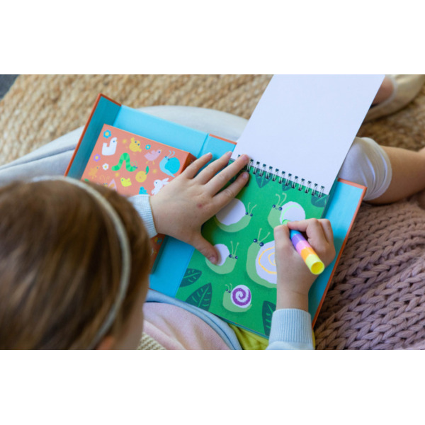 OGRÓD zestaw kolorowanek z kredkami zestaw kreatywny Tiger Tribe 3+