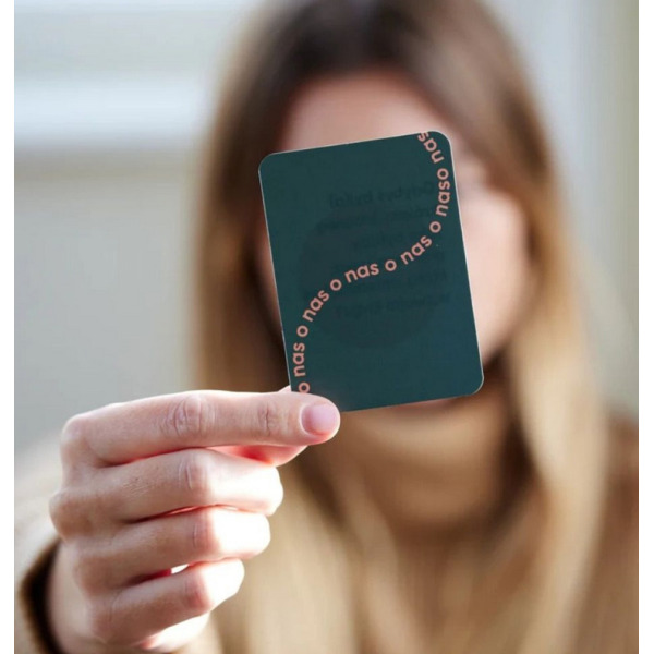 O nas AND WE TALK gra karciana w szczerość pytania dla dorosłych