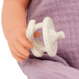 NIEMOWLĘ lalka ze smoczkiem, w fioletowym muślinowym ubranku i opasce 35 cm LullaBaby 2+
