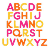 MAGNETYCZNE LITERKI I CYFERKI w drewnianej skrzyneczce, z TABLICĄ do pisania kredą B.TOYS 3+