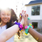 BIŻUTERIA PLIP CHARMS zestaw turkusowy bransoletka, pierścionek i 8 charmsów Fat Brain Toy 4+