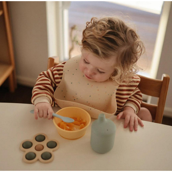 KWIATEK zabawka sensoryczna Press Toy Dried Thyme/Natural/Shifting Sand Mushie 10m+