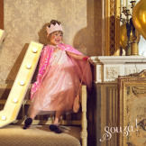 LAURENCE Kostium różowa peleryna z cekinami 8-10 lat Souza