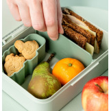 Zielona śniadaniówka z przegródkami Playground Green Done By Deer