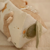 GĄSKA materiałowy trójkąt edukacyjny Newborn Naturals Little Dutch 0+