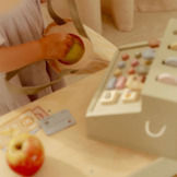 DREWNIANA KASA do zabawy w sklep z akcesoriami FSC Little Dutch 3+