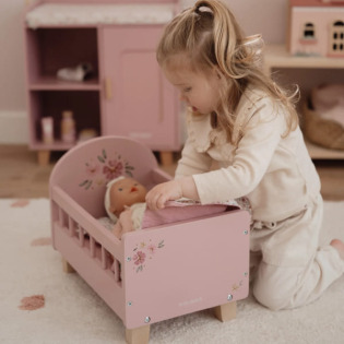 DREWNIANE ŁÓŻECZKO dla lalek z pościelą FSC Little Dutch 3+