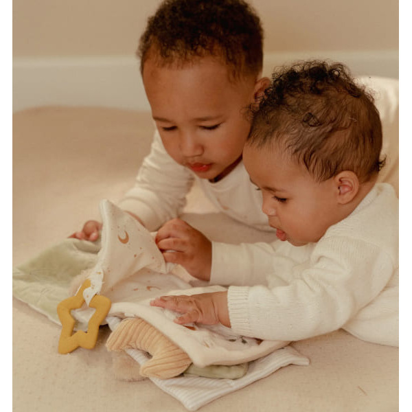 KRÓLICZEK I GĄSKA materiałowa książeczka aktywizująca Newborn Naturals Little Dutch 0+