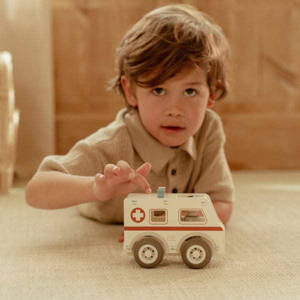 AMBULANS drewniany samochód FSC Little Dutch 18msc+