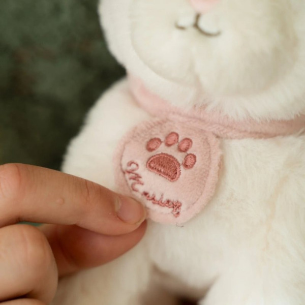 Marley PLUSZOWY KOTEK W TOREBCE przytulanka z akcesoriami Little Dutch 12m+