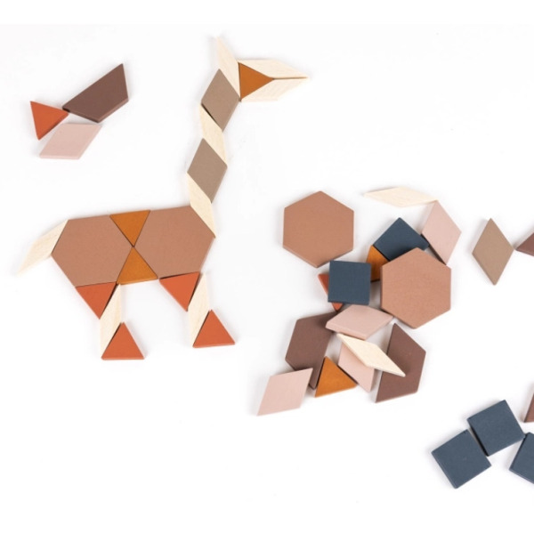 DREWNIANE FIGURY układanka kształty do układania Egmont Toys 3+