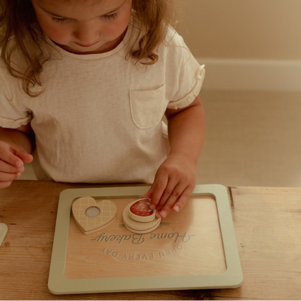 DREWNIANY ZESTAW DO PIECZENIA zabawa w dom, kuchnię i gotowanie FSC Little Dutch 3+