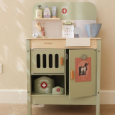 DREWNIANY GABINET WETERYNARYJNY z akcesoriami FSC Little Dutch 3+