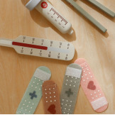 DREWNIANY GABINET WETERYNARYJNY z akcesoriami FSC Little Dutch 3+