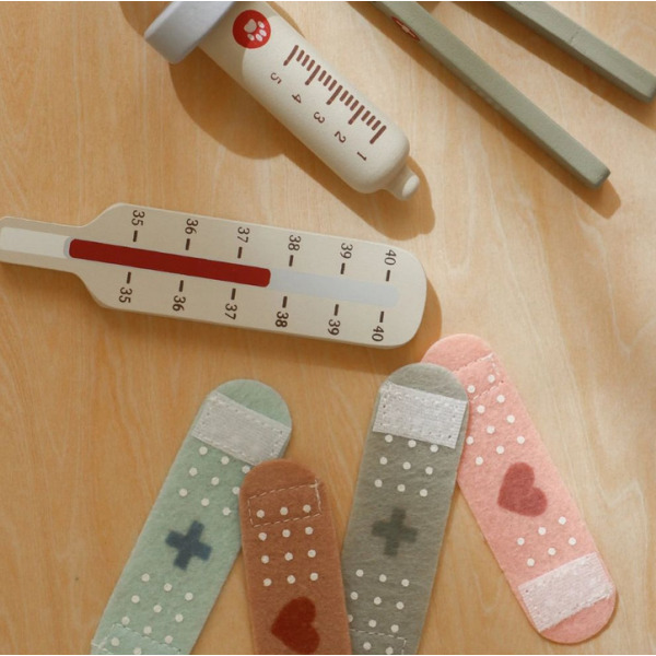 DREWNIANY GABINET WETERYNARYJNY z akcesoriami FSC Little Dutch 3+