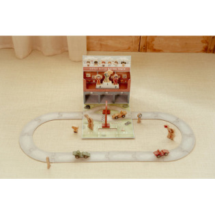 PRZENOŚNY TOR WYŚCIGOWY z akcesoriami w walizeczce FSC Little Dutch 18m+