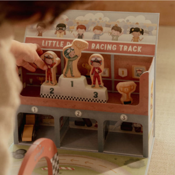 PRZENOŚNY TOR WYŚCIGOWY z akcesoriami w walizeczce FSC Little Dutch 18m+