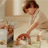 PRZENOŚNY TOR WYŚCIGOWY z akcesoriami w walizeczce FSC Little Dutch 18m+