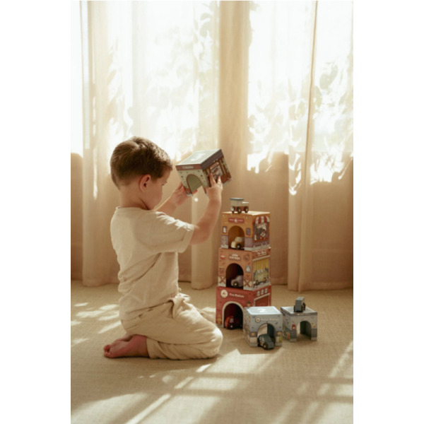 WIEŻA DO UKŁADANIA zestaw 6 kartoników + 6 autek FSC Little Dutch 18m+