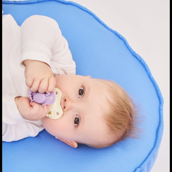 Smoczek pozycjonujący FRENCH LAVENDER 6M+ LUU Kids