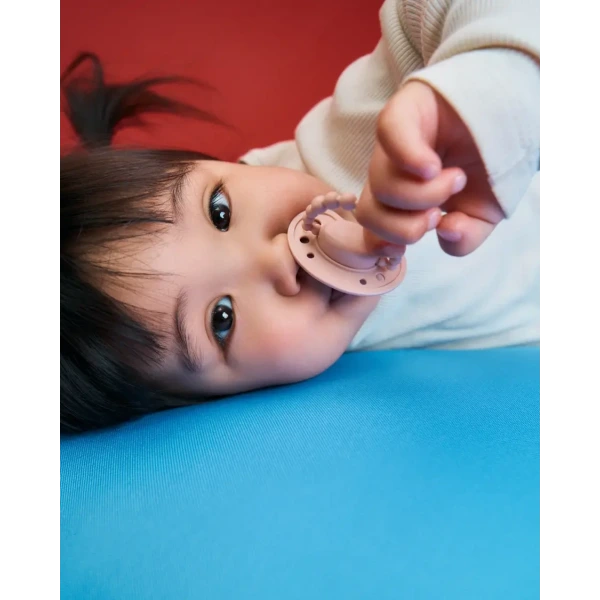 Smoczek pozycjonujący VELVET BLUSH 6M+ LUU Kids