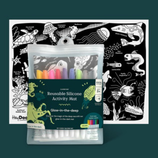 MORSKIE GŁĘBINY duża świecąca w ciemności silikonowa mata do kolorowania A3 z 9 pisakami zmazywalnymi  HeyDoodle 3+