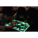 MORSKIE GŁĘBINY duża świecąca w ciemności silikonowa mata do kolorowania A3 z 9 pisakami zmazywalnymi  HeyDoodle 3+