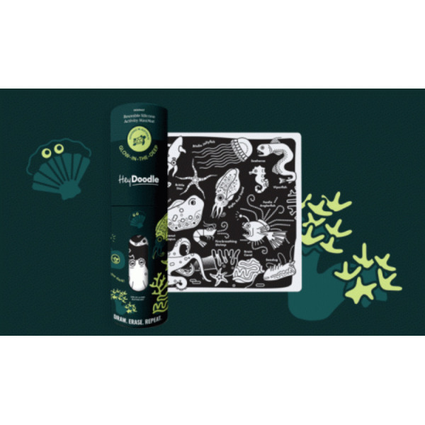 MORSKIE GŁĘBINY świecąca w ciemności silikonowa mata do kolorowania A4 z 3 pisakami zmazywalnymi  HeyDoodle 3+