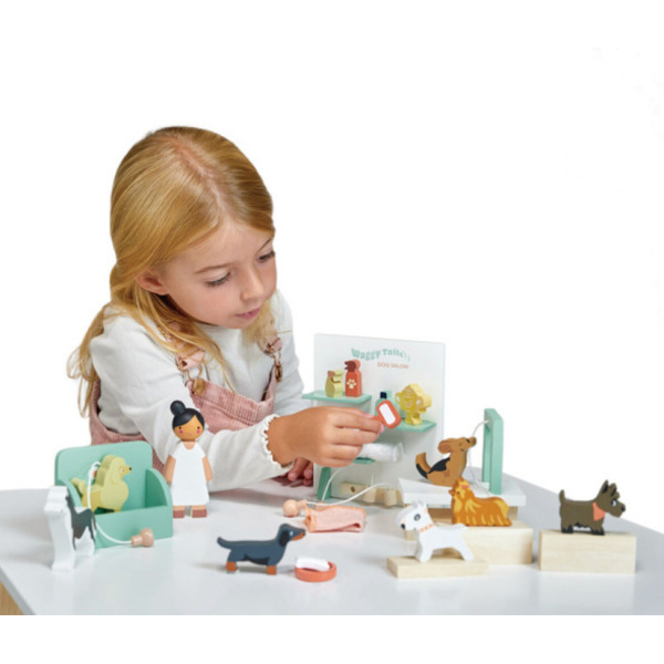 SALON PIĘKNOŚCI DLA PSÓW drewniane figurki z akcesoriami do zabawy Tender Leaf Toys 3+