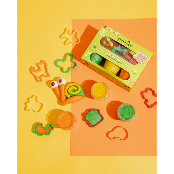 MAŁY ARTYSTA naturalna ciastolina 3 kolory: żółty, pomarańczowy, zielony x 125g i 8 kształtów MINI PREMIUM SET ChildGen 3+