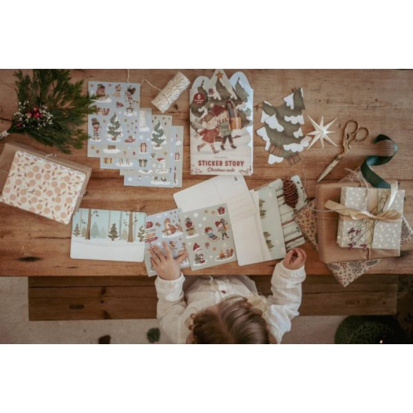 ŚWIĄTECZNA OPOWIEŚĆ naklejki z planszami do ozdabiania Little Dutch 3+
