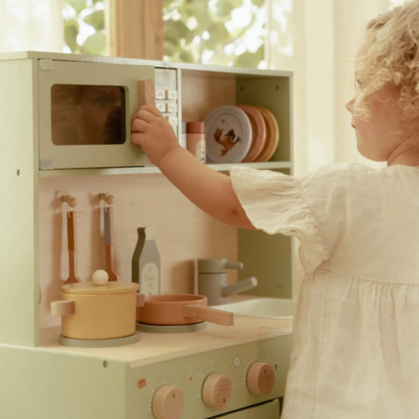 MIĘTOWA KUCHNIA drewniana z akcesoriami zabawa w dom, kuchnię i gotowanie FSC Little Dutch 3+