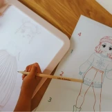 MODA podświetlany tablet rysunkowy do nauki pisania i rysowania KIDYDRAW-PRO - różowy Fashion Kidywolf 5+