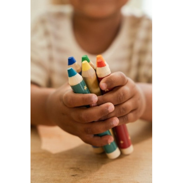 KREDKI OŁÓWKOWE drewniane, grube zestaw 6 kolorów Jim & Friends Little Dutch 2+