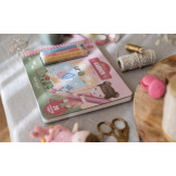 KOLOROWANKA zeszyt kreatywny z kredkami ołówkowymi Rosa & Friends Little Dutch 3+