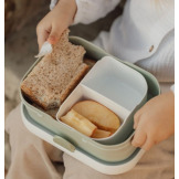 Zielona śniadaniówka z przegródką i widelcem lunchbox Little Farm Mepal Little Dutch