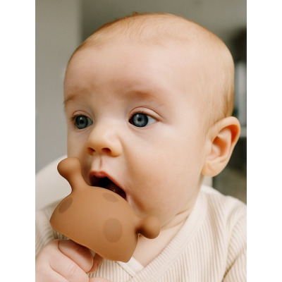 BRĄZOWY GRZYBEK silikonowy gryzak uspokajający Mocha Loca Mombella 3m+