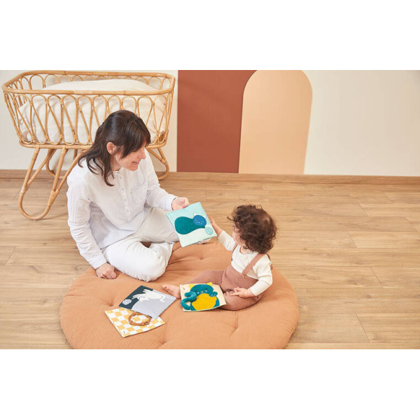 KOTKI karty sensoryczne w formie książeczki z zawieszką miękkie dwustronne 5 szt. Stimuli Kallo 0+